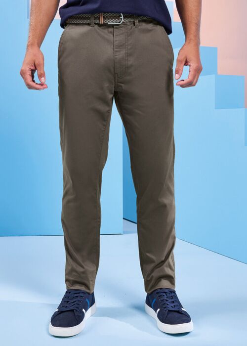 Men's Classic fit chinos Thumbnail