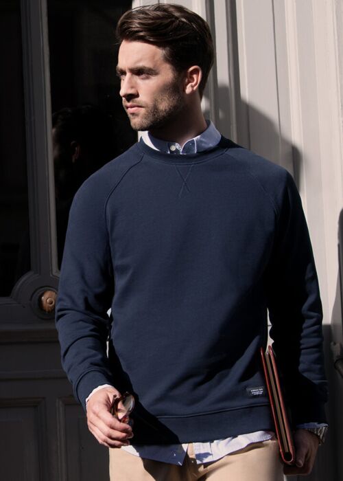 Georgetown – timeless luxury crewneck Thumbnail